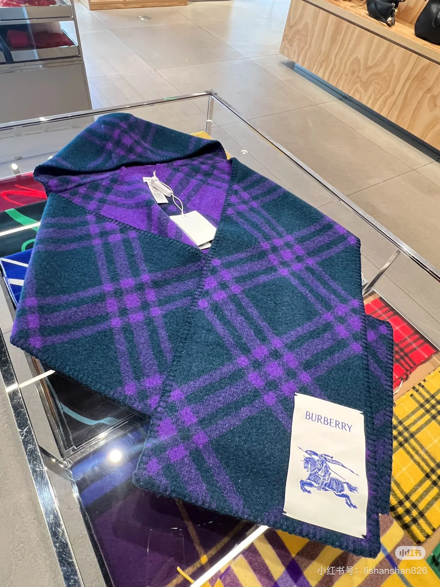 Шарф Burberry в клетку 2024 года - фиолетовый