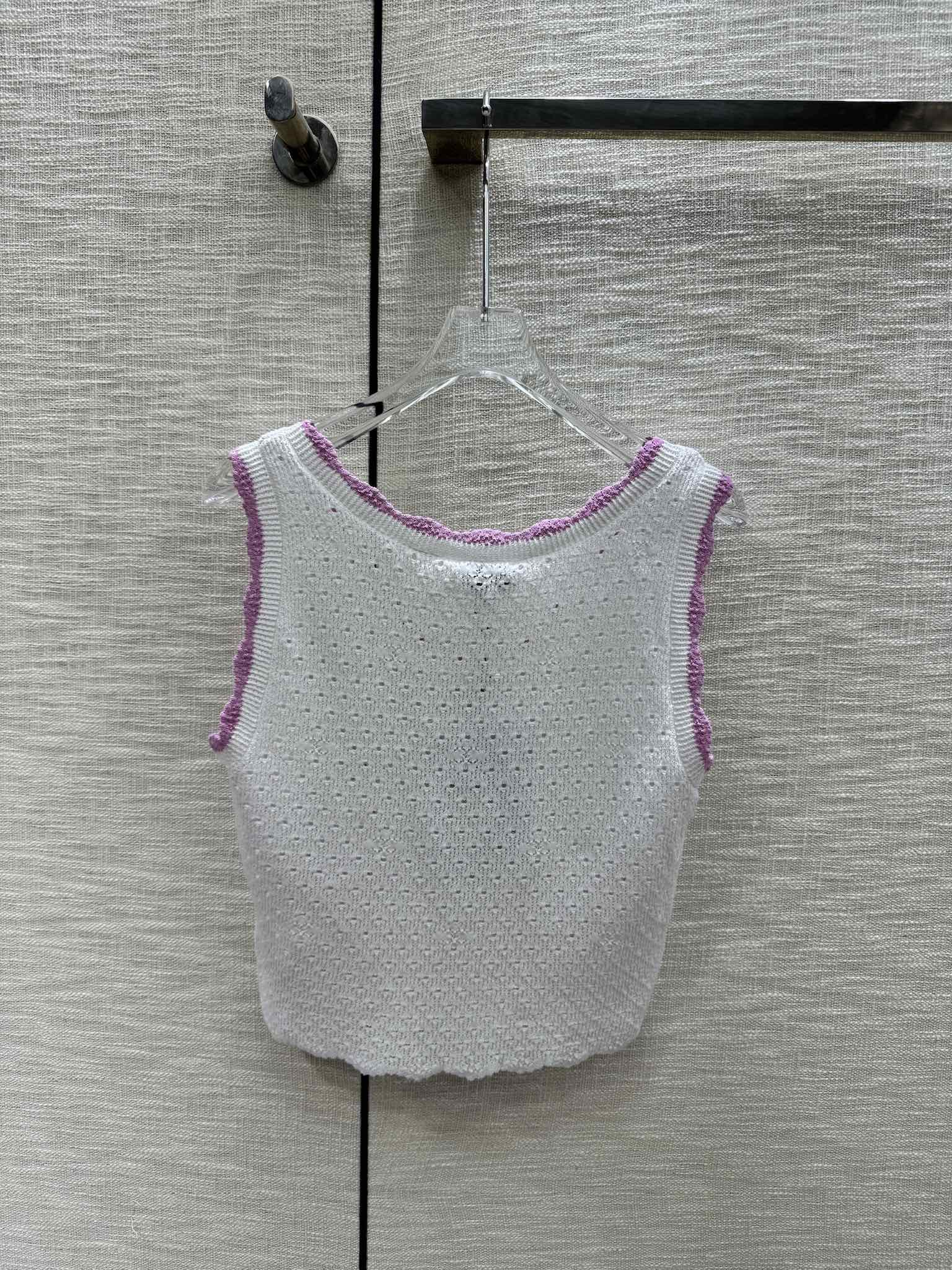 Chanel 2403 - Ажурный трикотажный жилет с двумя карманами - Белый