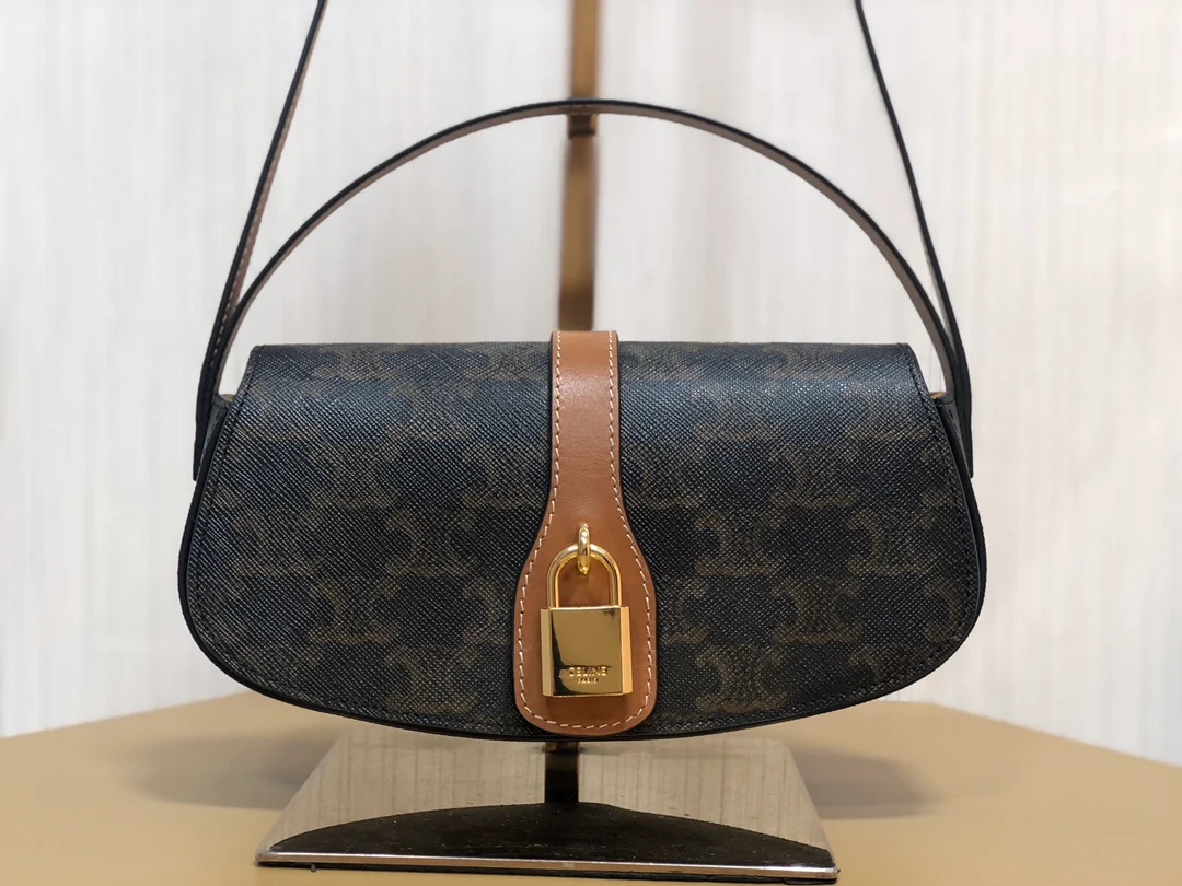 Мини-клатч Celine Taboo с монограммой