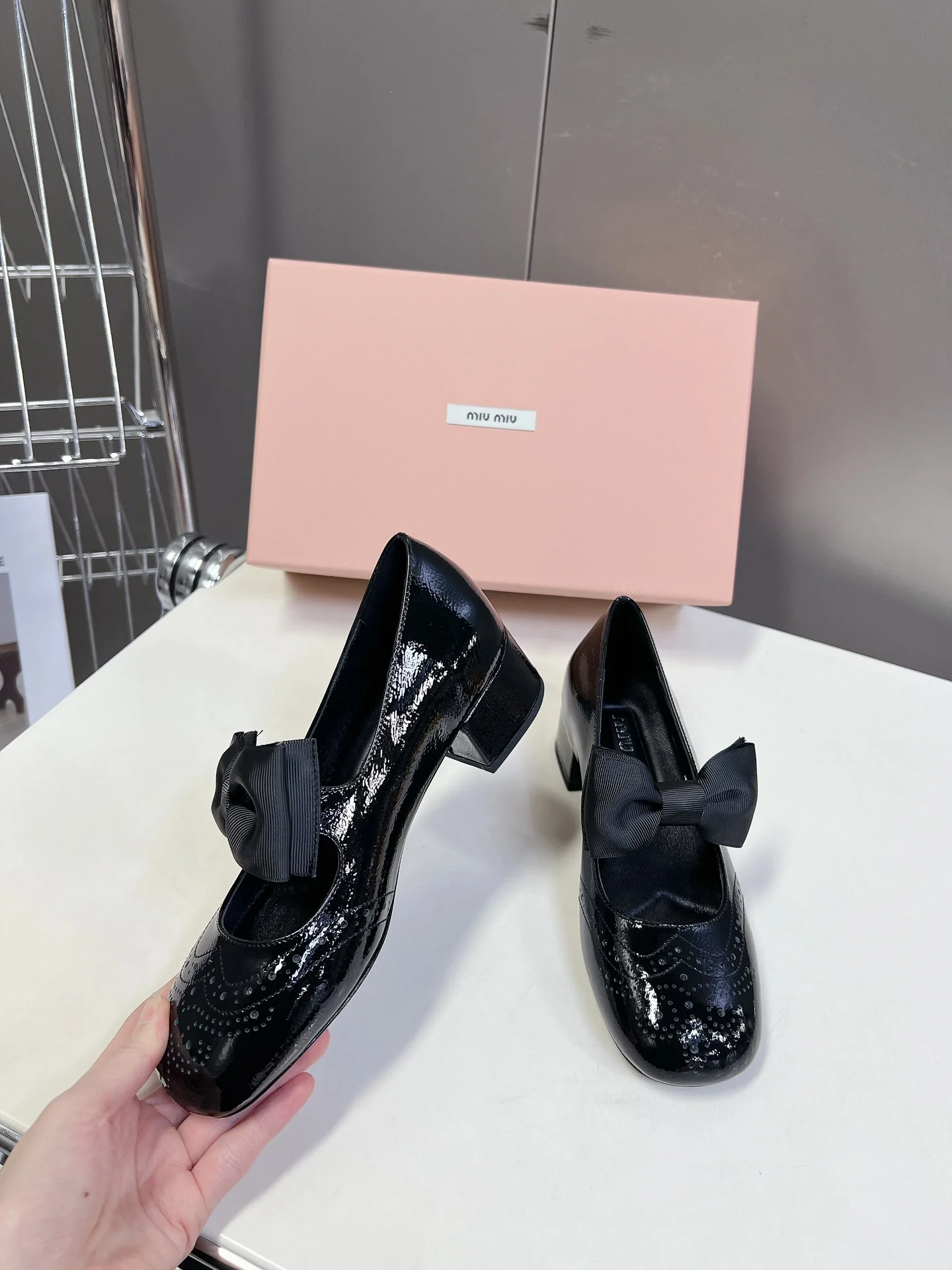 Miu Miu - Классические туфли Мэри Джейн с бантом - Черные