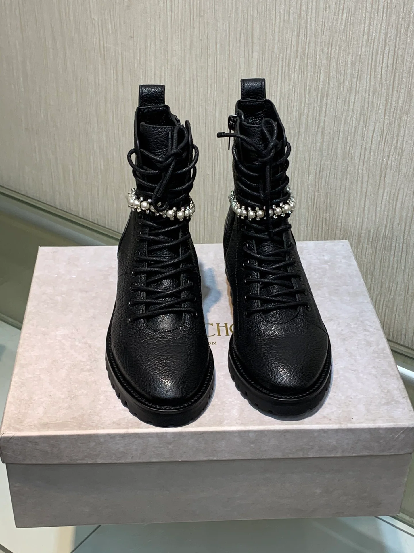 Jimmy - Новинка сезона осень/зима 2022 - Стразы Swarovski, жемчуг - 2-5 см