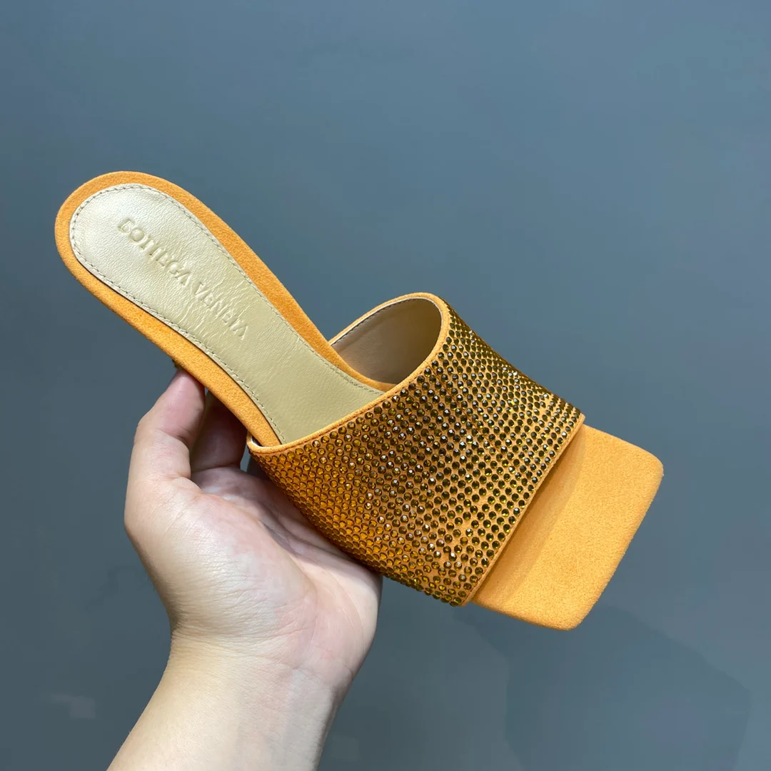 Сандалии на высоком каблуке из коллекции BV-2022 с подиума - 2 шт.