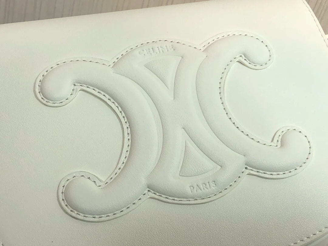 Сумочка Celine-folco-cuir-triomphe