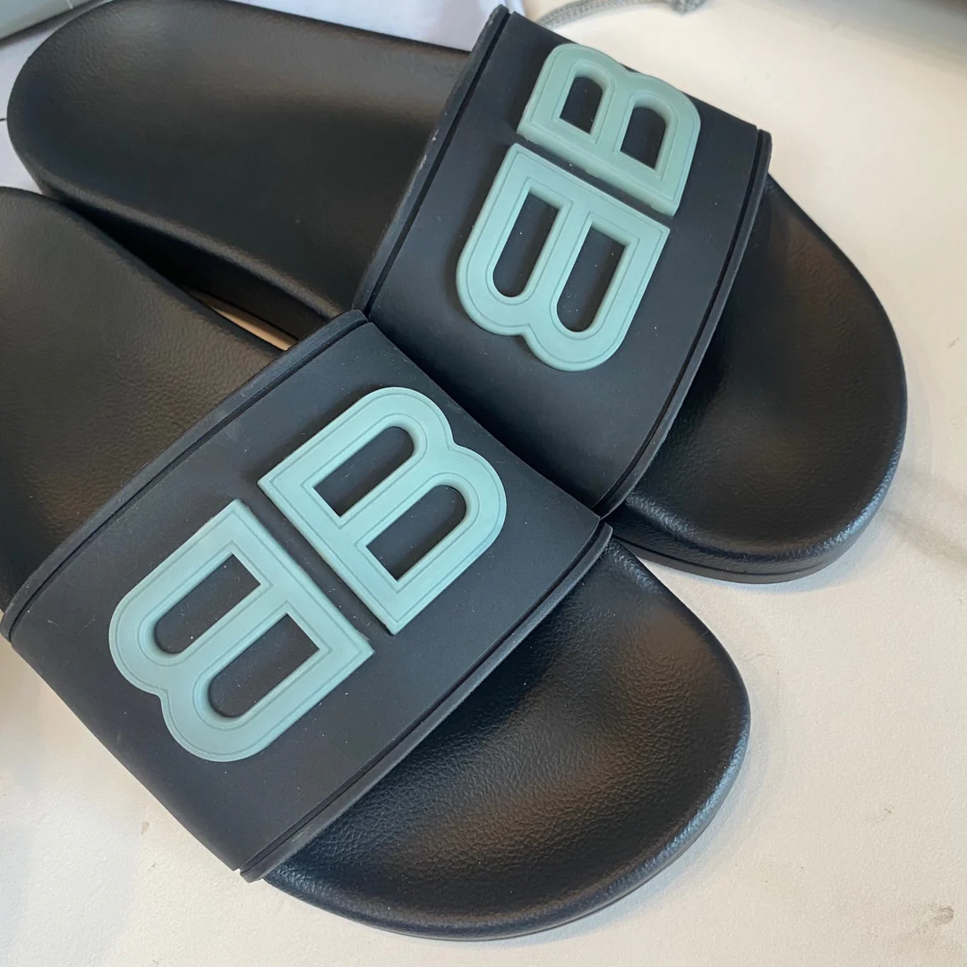 Серые тапочки Balenciaga - 1