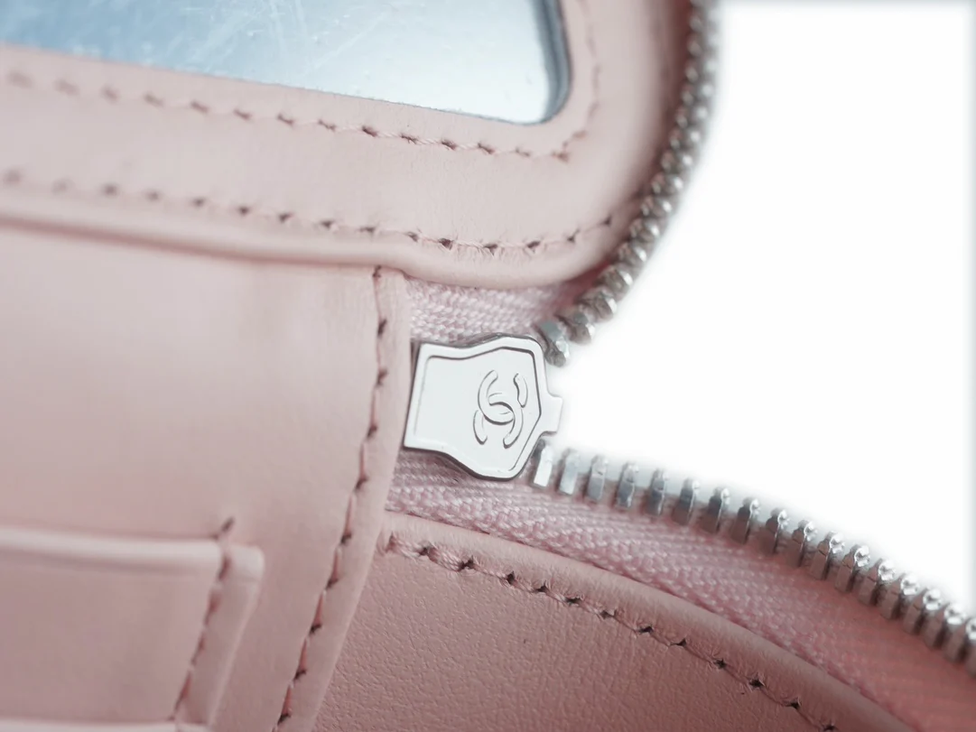 Длинная сумка-коробка Chanel - розовая