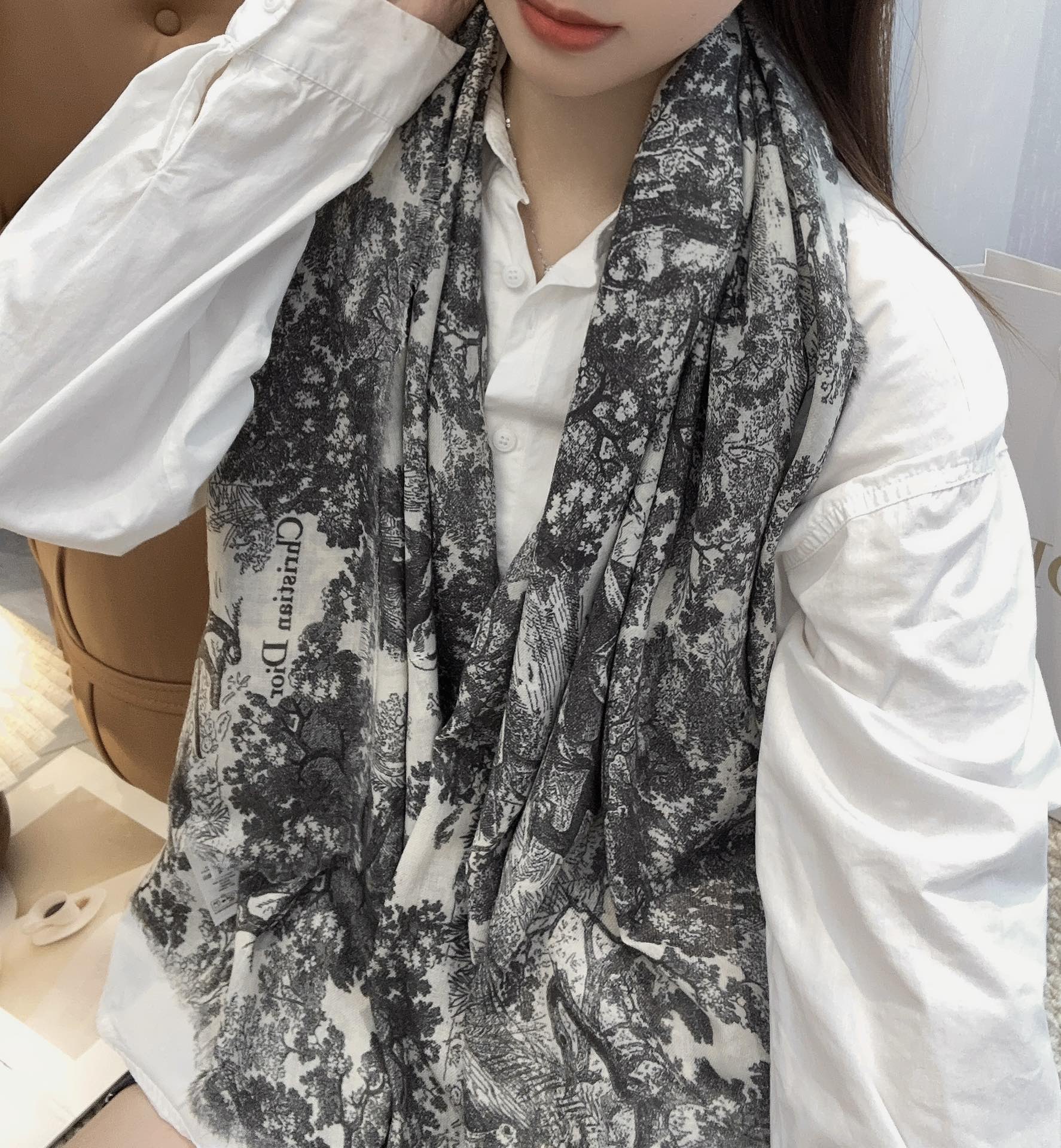 Шелковый шарф Dior 2024 на тему 