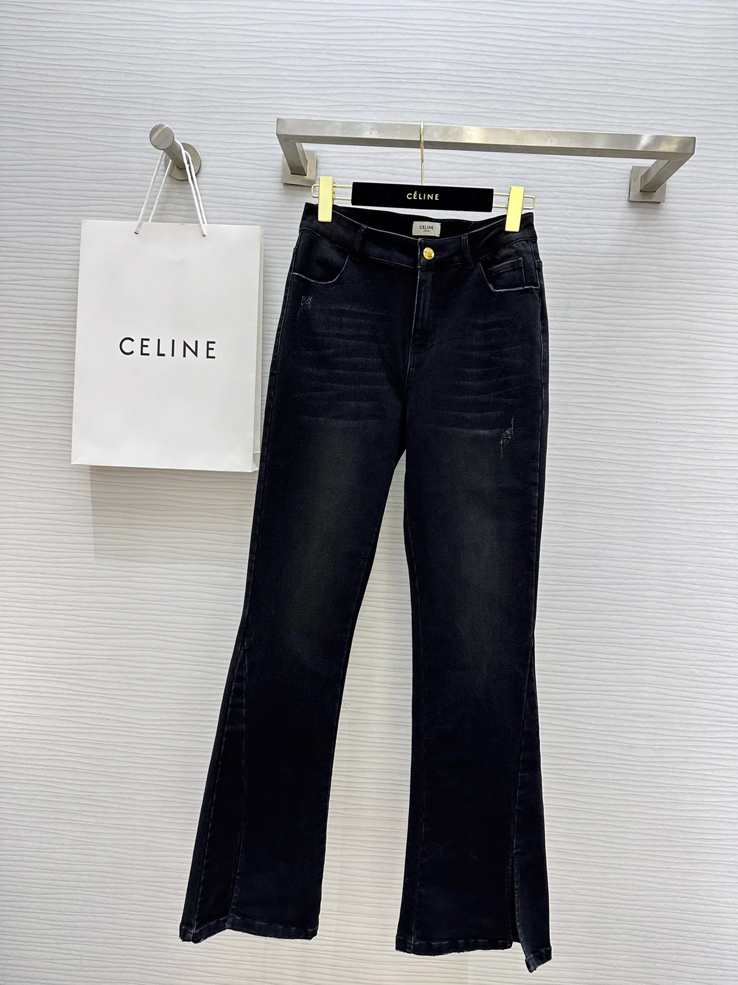 Новые джинсы Celine 2403-24 весна/лето, расклешенные, черные.