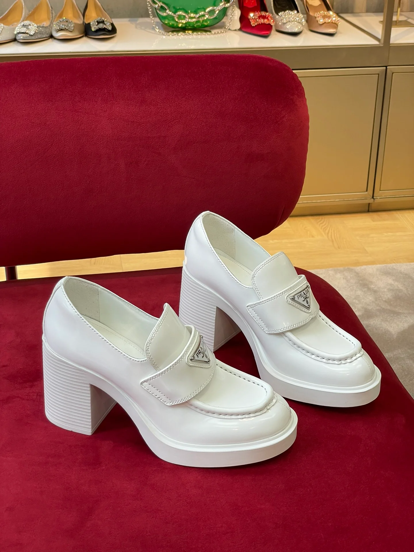 Лоферы Prada 2024, 7-5 см, белые.