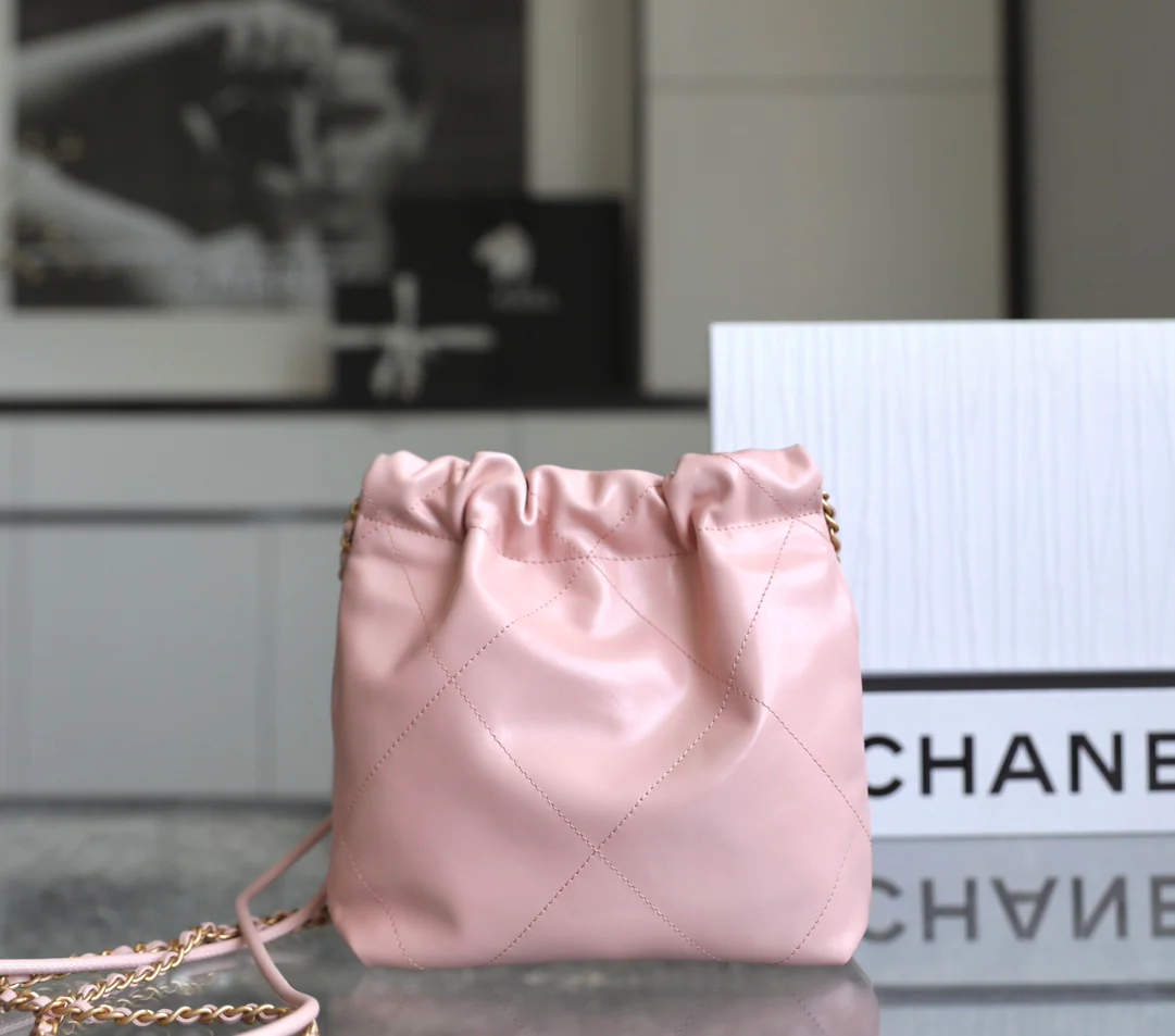 Новинка сезона весна/лето 2023 от Chanel - сумка 22 - мини - розовая