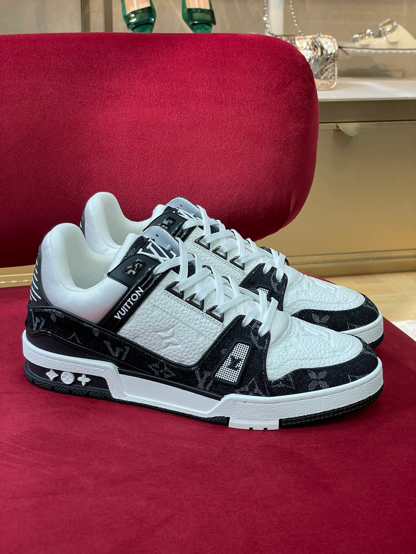 Кроссовки LV Trainer Series - Спортивная обувь - Унисекс - Бело-черные