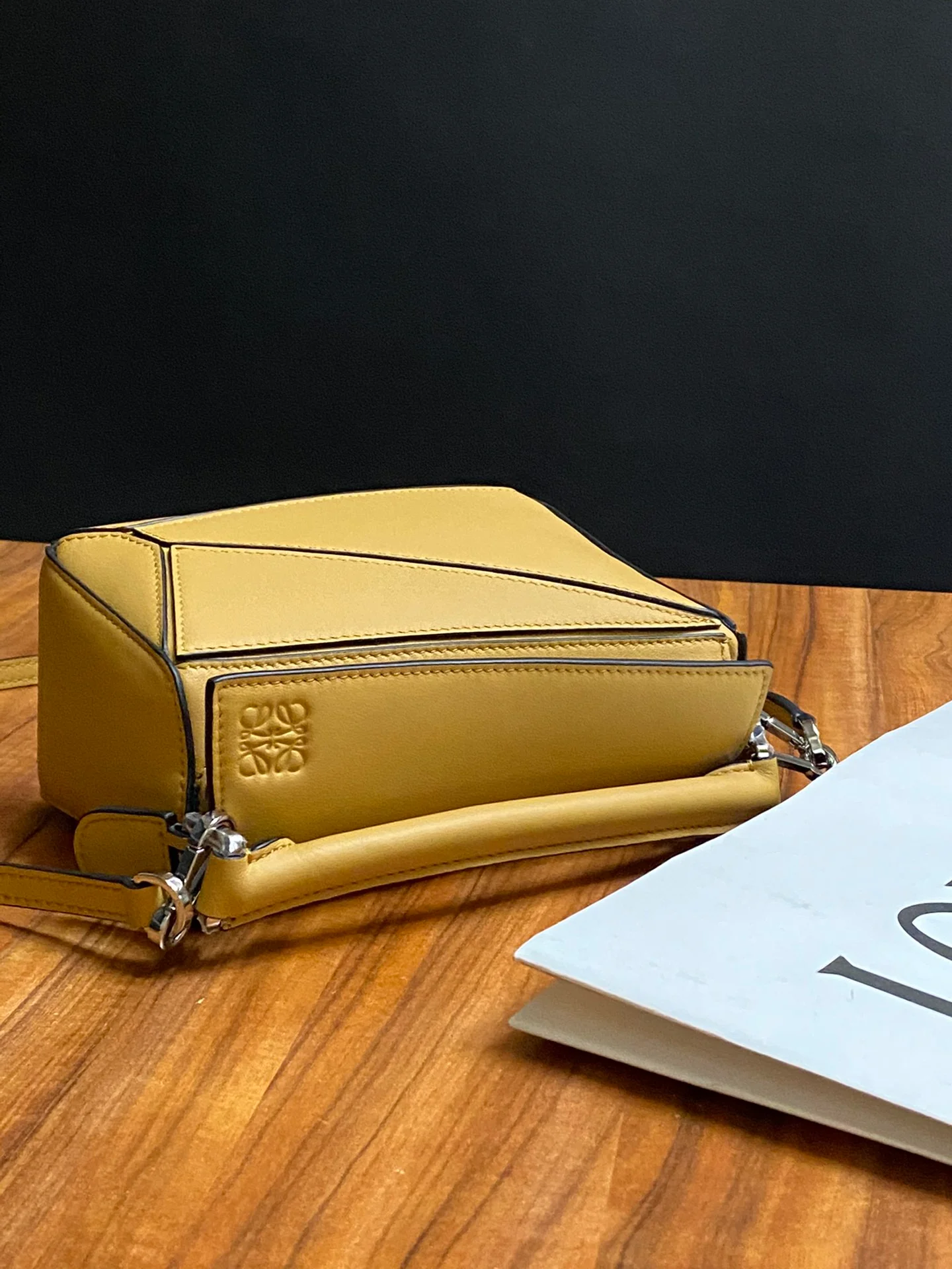 Мини-сумка Loewe Puzzle Bag из телячьей кожи - 14