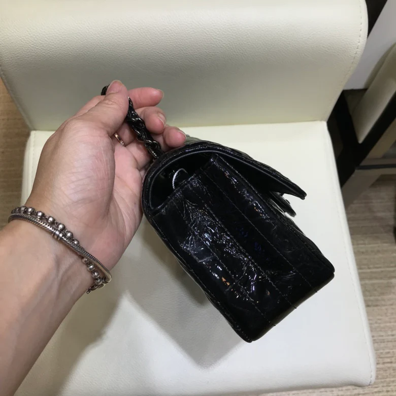 Коллекция Chanel Весна/Лето 2018 - Плиссированная металлизированная кожа - Телячья кожа - Сумка CF - 20 см - 1