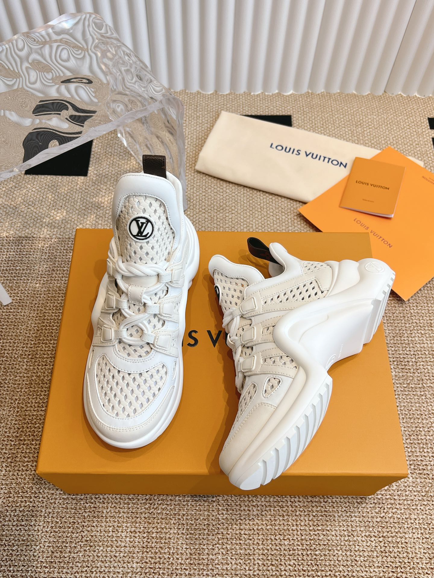 Повседневные туфли на платформе LV-2024 - белые