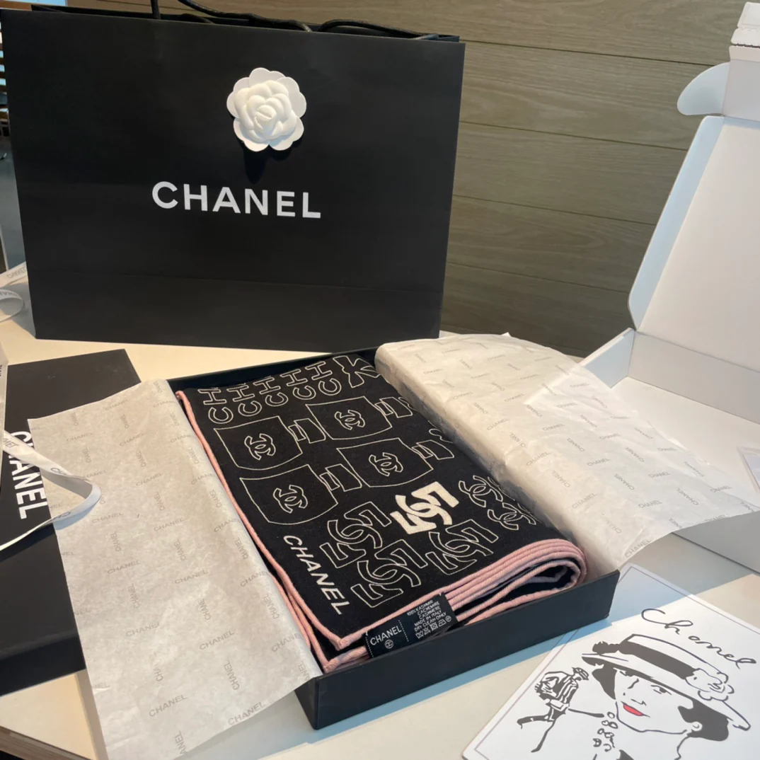 Классический бархатный шарф Chanel Camellia 2024 года - 140-140