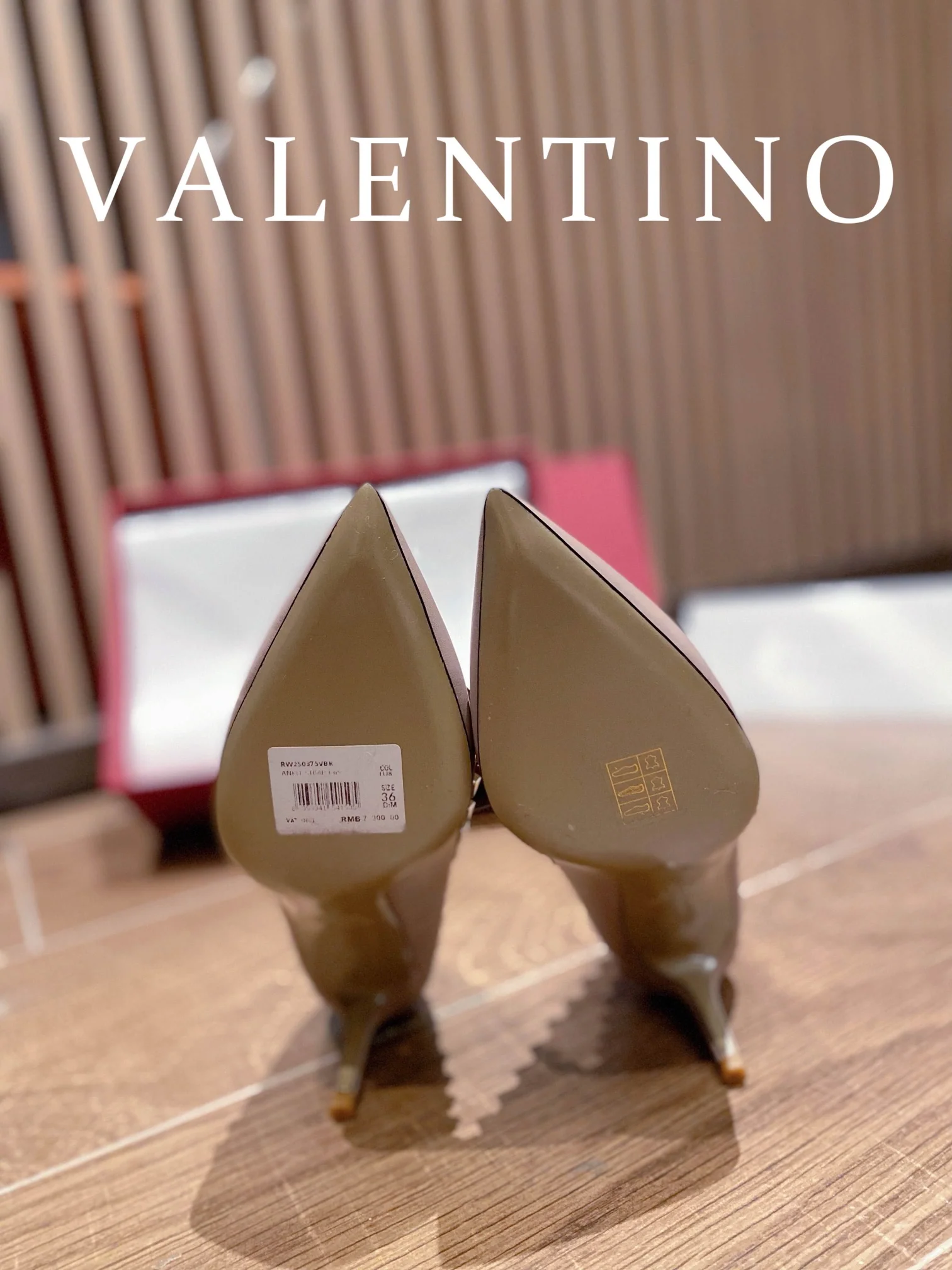 Классические туфли на среднем каблуке Valentino - розовые