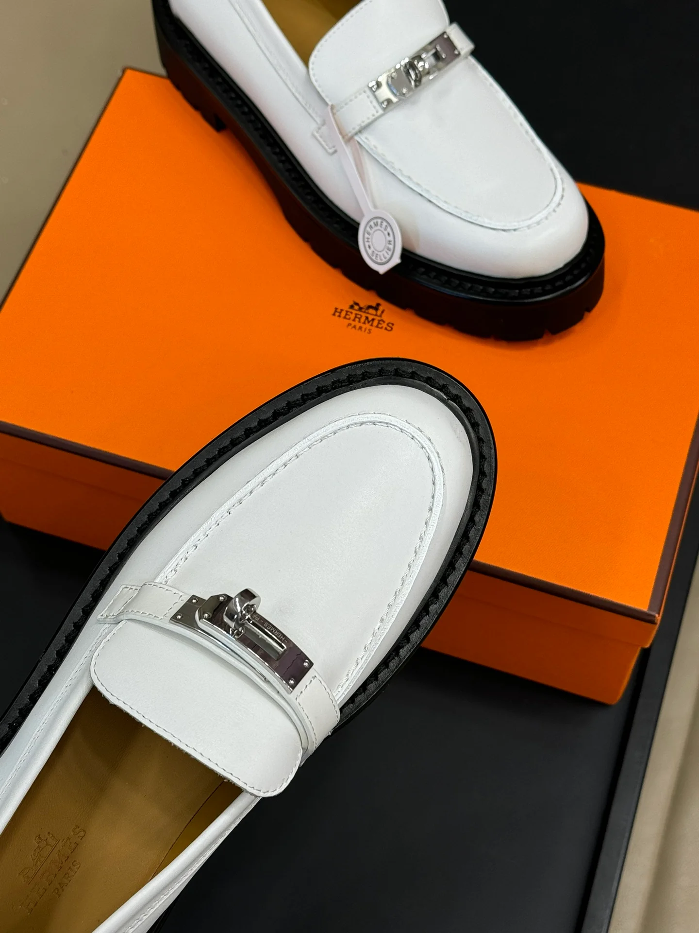 Лоферы Hermes 2024 - белые