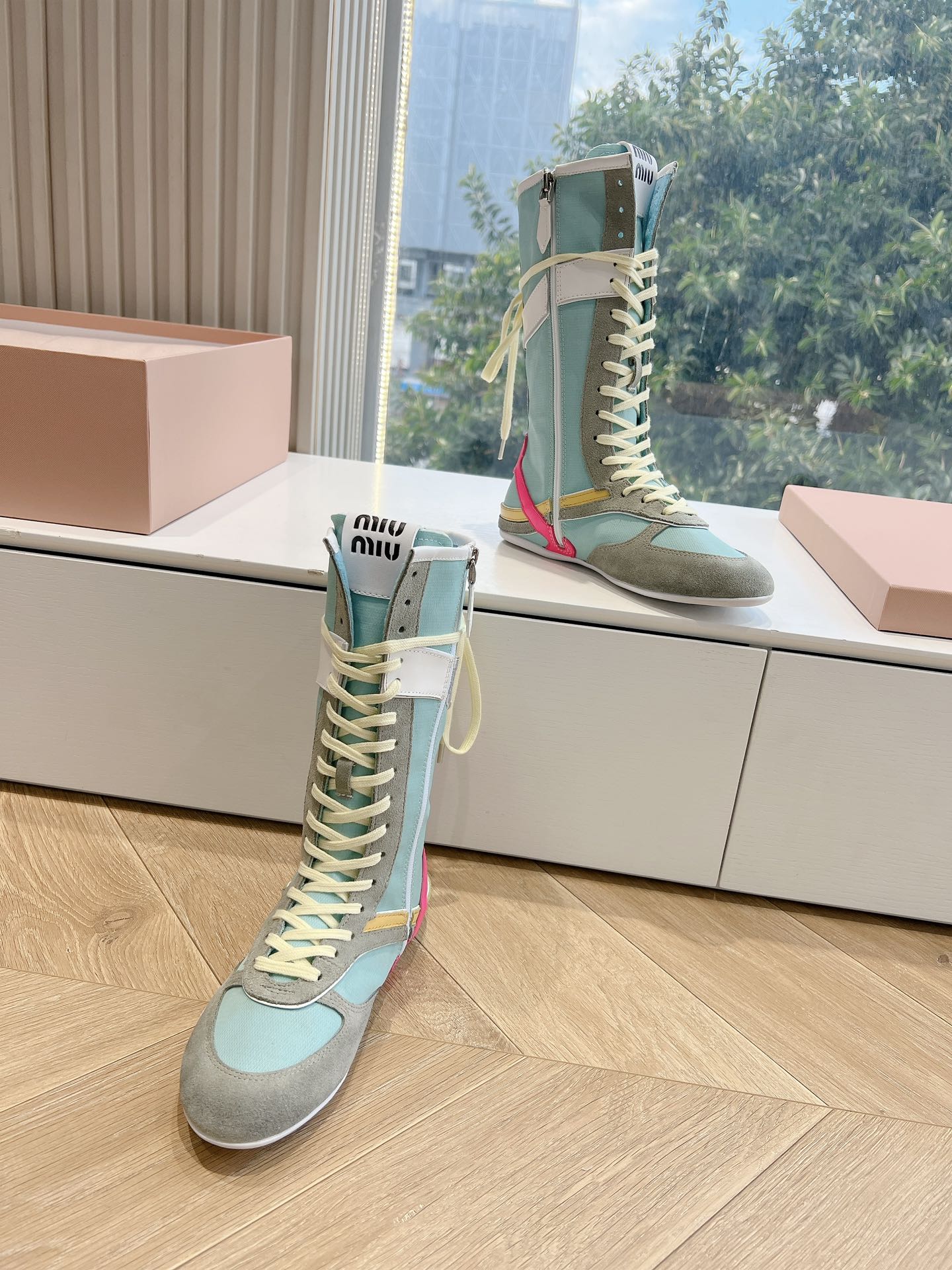 Ботинки для верховой езды Miu Miu 2025 - серые