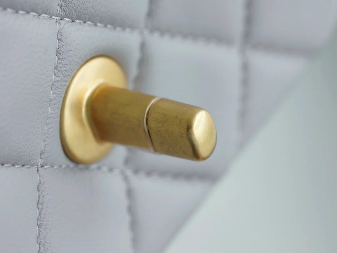 Мини-кювета Chanel CF Gold Ball - светло-серый