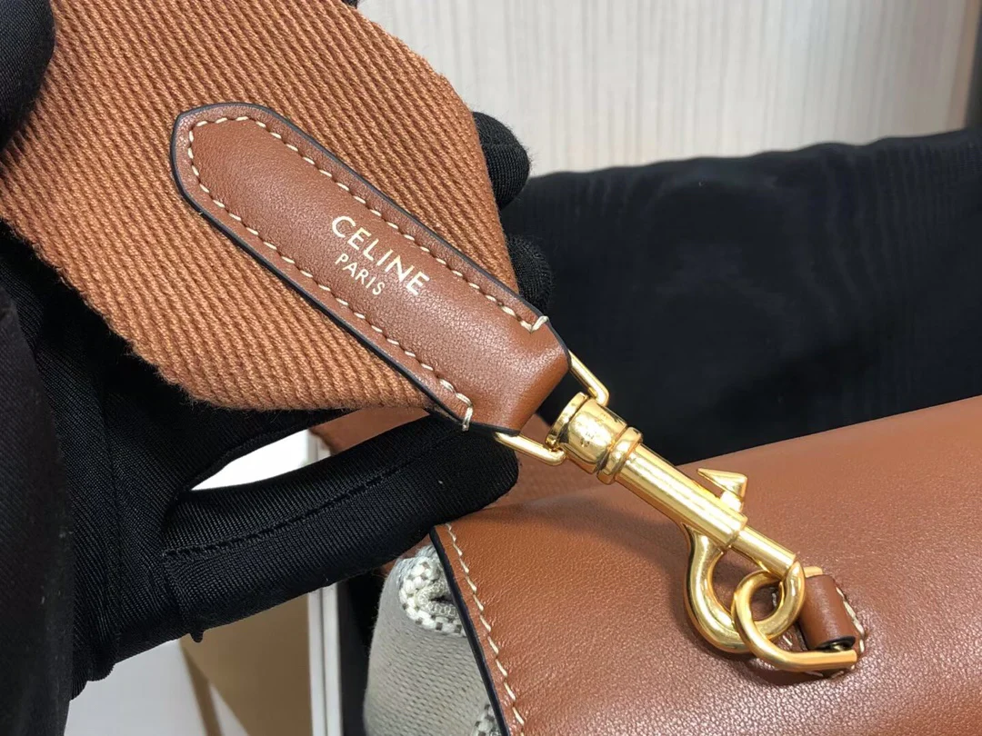 Сумка Celine Soft 16 Medium из гладкой коровьей кожи и канваса