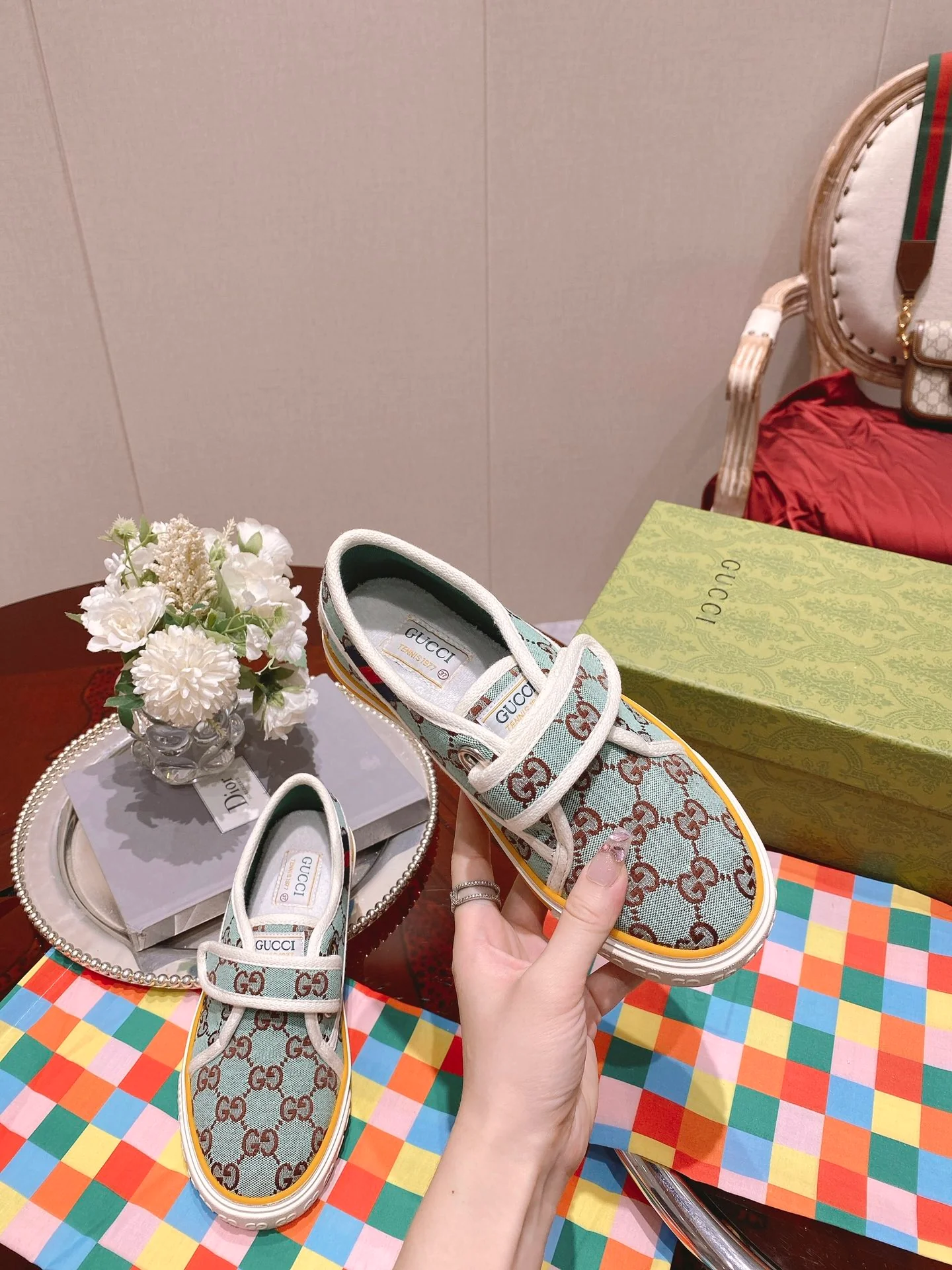 Классические лоферы Gucci 1977 года, серия - парусиновые, на липучках, синие.