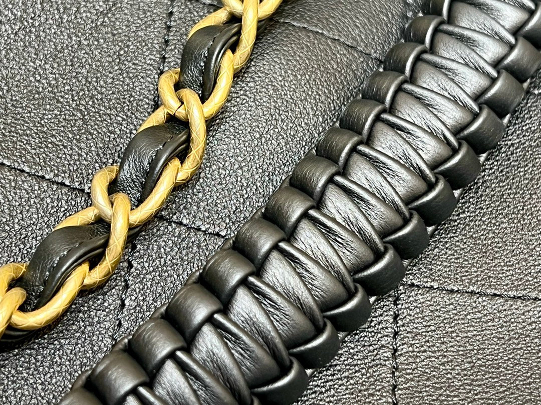 Chanel - Коллекция ?Ранняя осень? - Плетеная сумка в стиле хиппи от Métiers d'Art