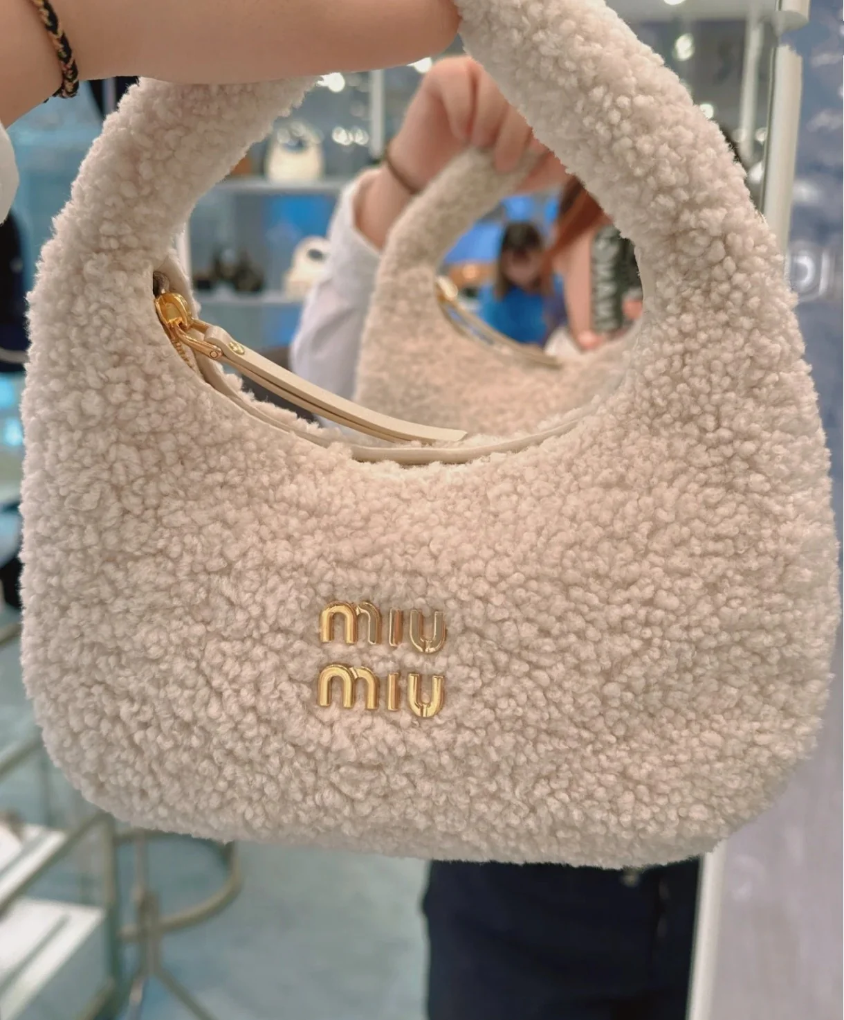 Сумка Miu Miu Wander - овечья шерсть - белый наряд (поделиться)