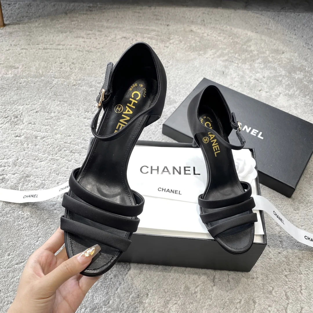 Новинка сезона весна/лето 2023 от Chanel - Босоножки на высоком каблуке Pearl Heel - 8-5 см - Черные