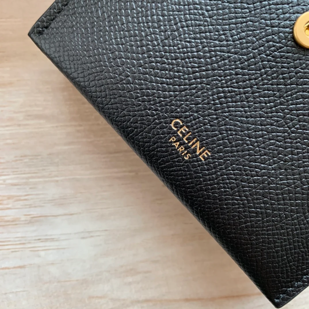 Celine 粒面牛皮风琴卡包
