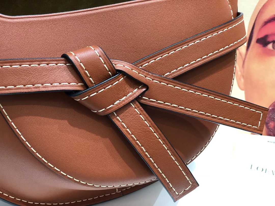 Loewe-gate-small-20x19x11-5-cm-5