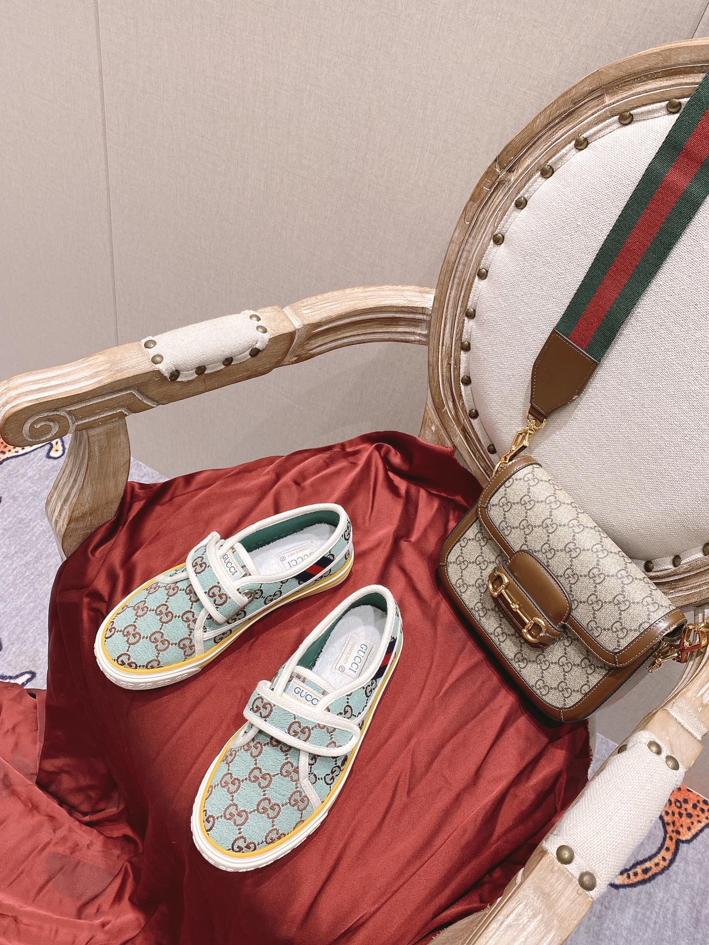 Классические лоферы Gucci 1977 года, серия - парусиновые, на липучках, синие.