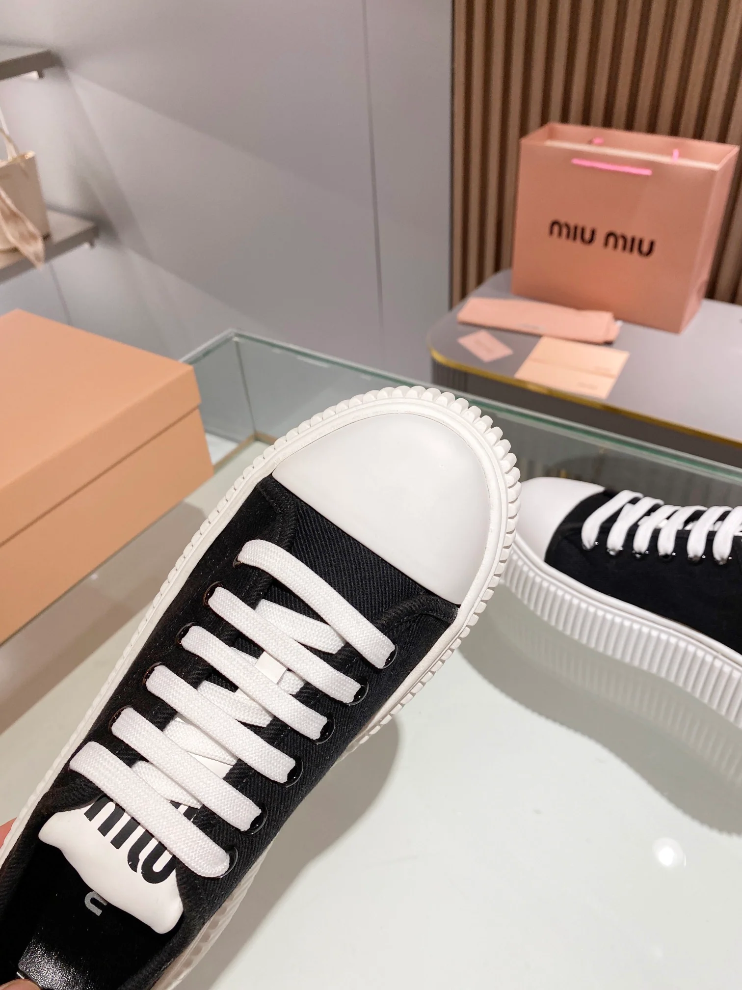 Коллекция Miu Miu 2023 года с подиума - Лоферы