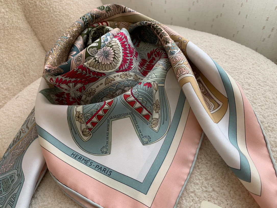 Вальтрап Hermes, 90 шелковый платок