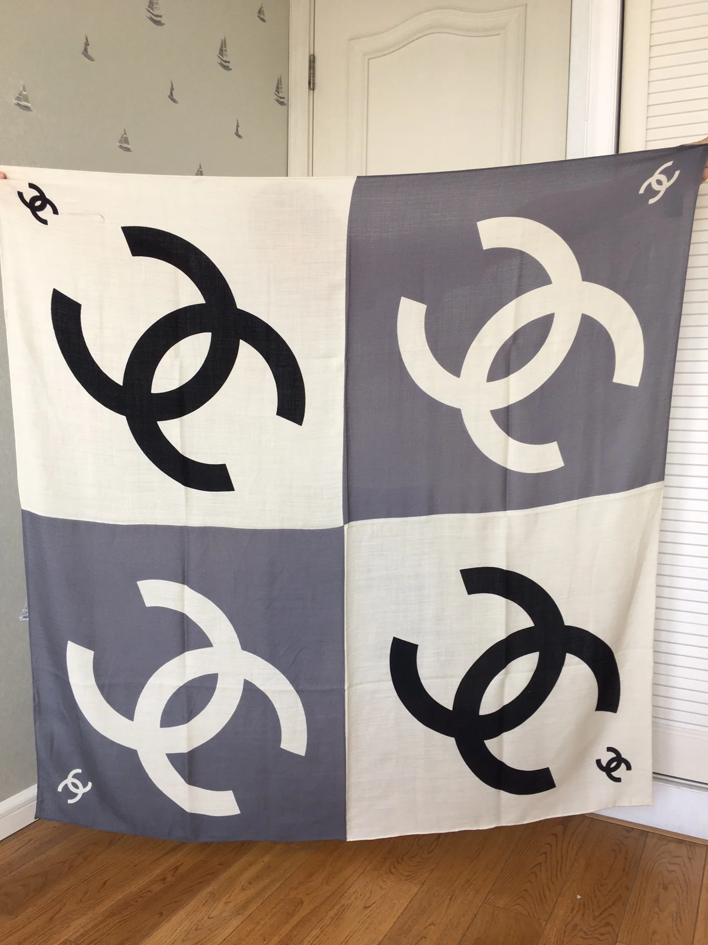 Chanel - Большой квадратный шелковый шарф - 140 см - 30 - Шелк 70 - Шерсть