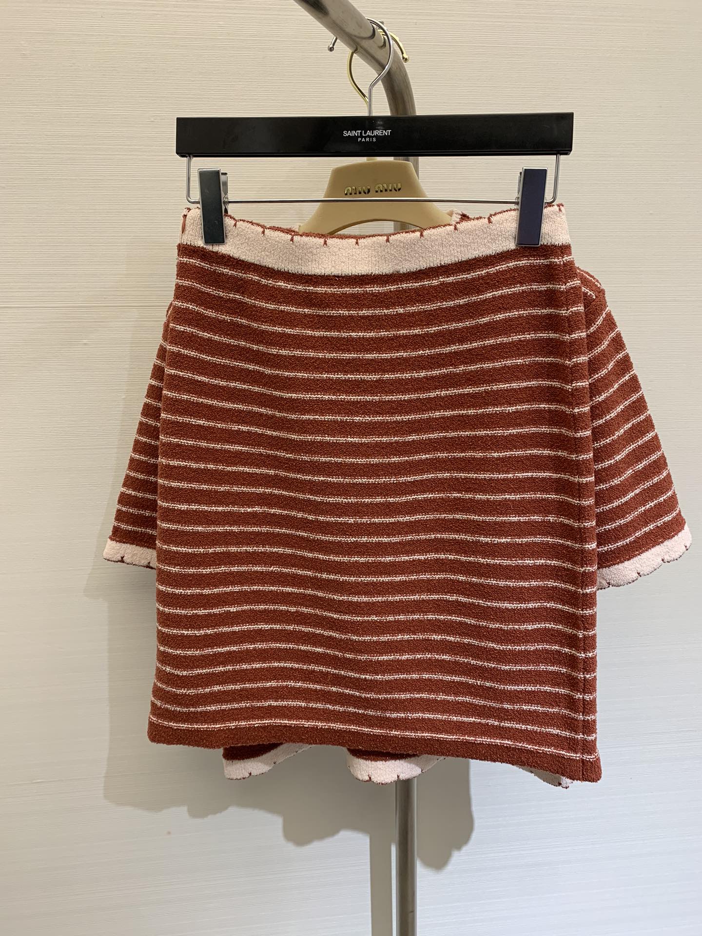 Miu Miu - 2404 - Новинка сезона Весна/Лето - Вязаный комплект в полоску - Коричневый