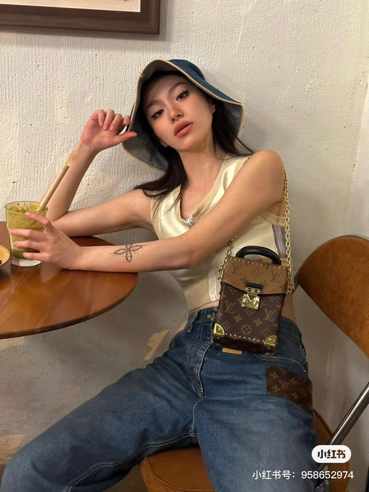 m82465-LV-camera-box-small box bag