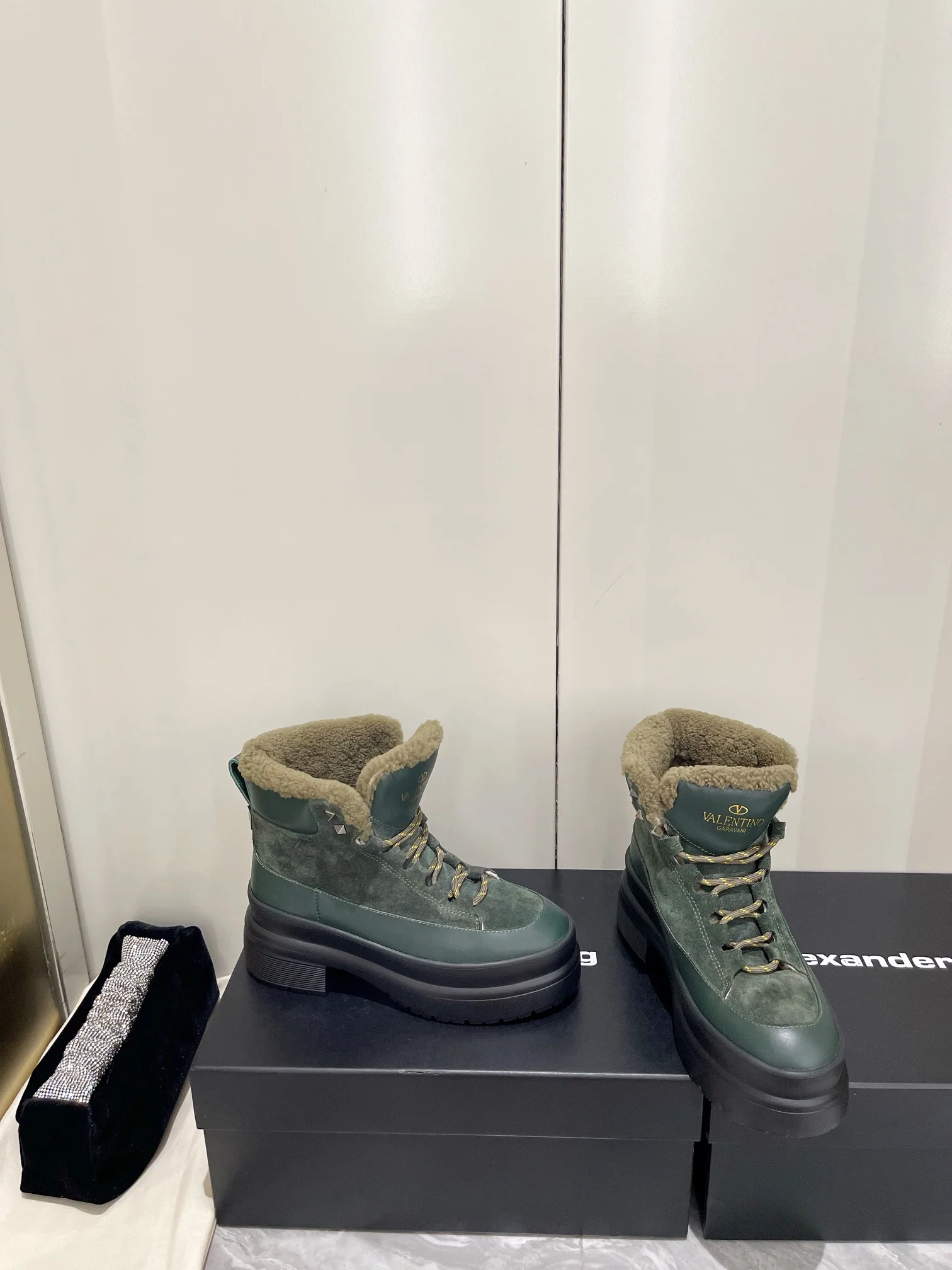 Новинка сезона осень/зима 2022 от Valentino - Снежные сапоги - 1