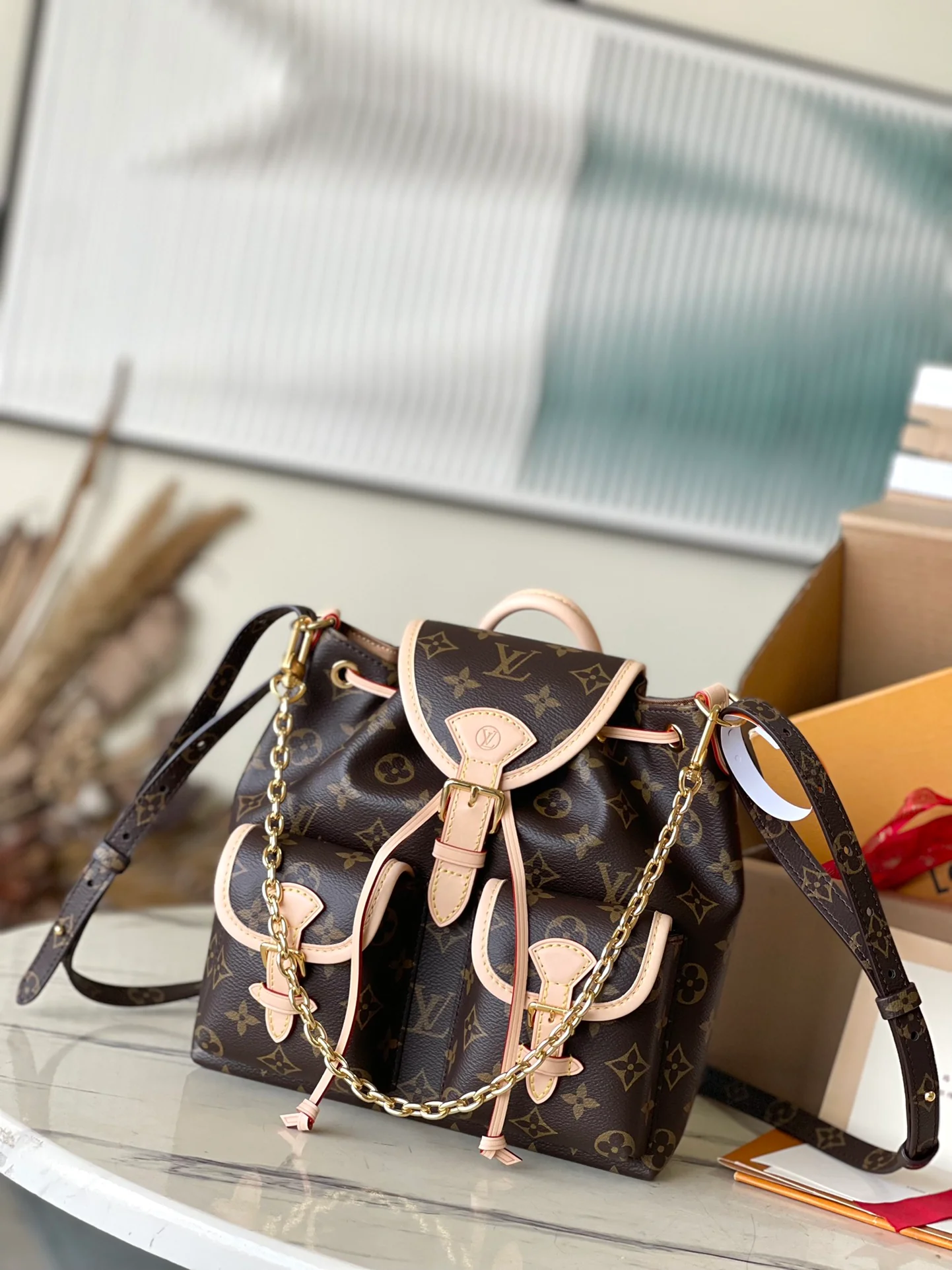 m46932-LV-excursion-backpack