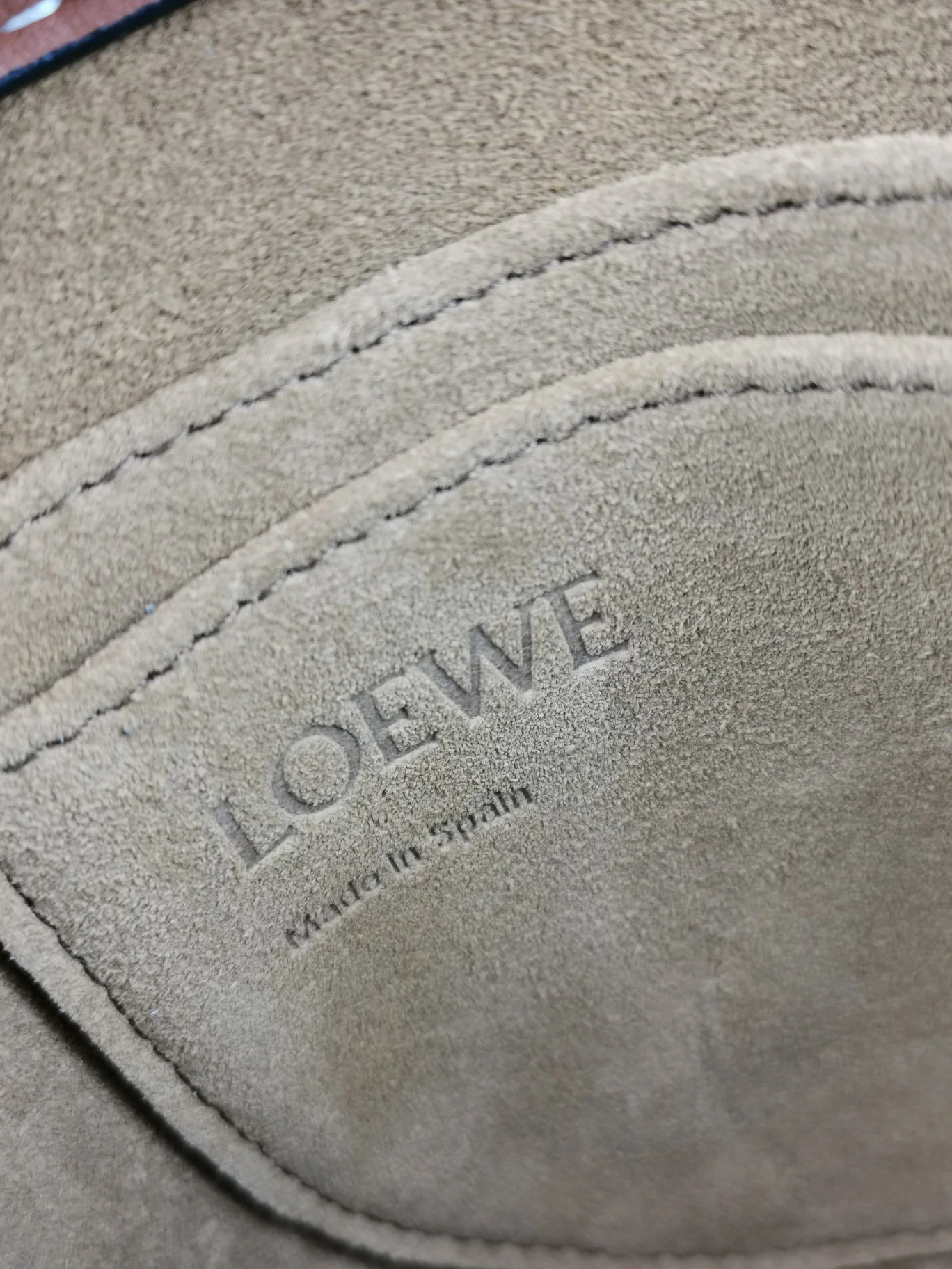 Loewe-gate-mini-21x12-5x9-5-cm-11