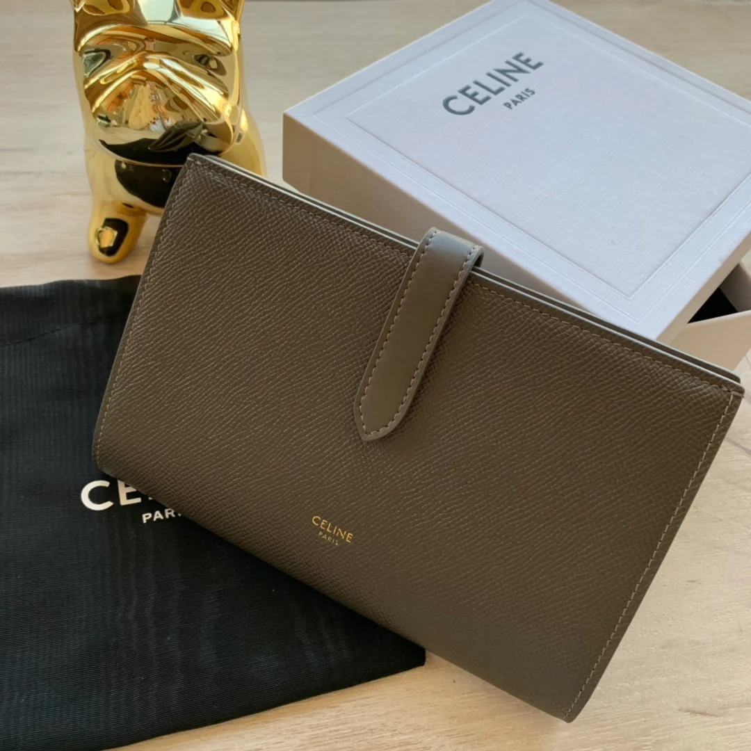 Длинный кошелек Celine - Кошелек с ремешком из крупной зернистой телячьей кожи - 15