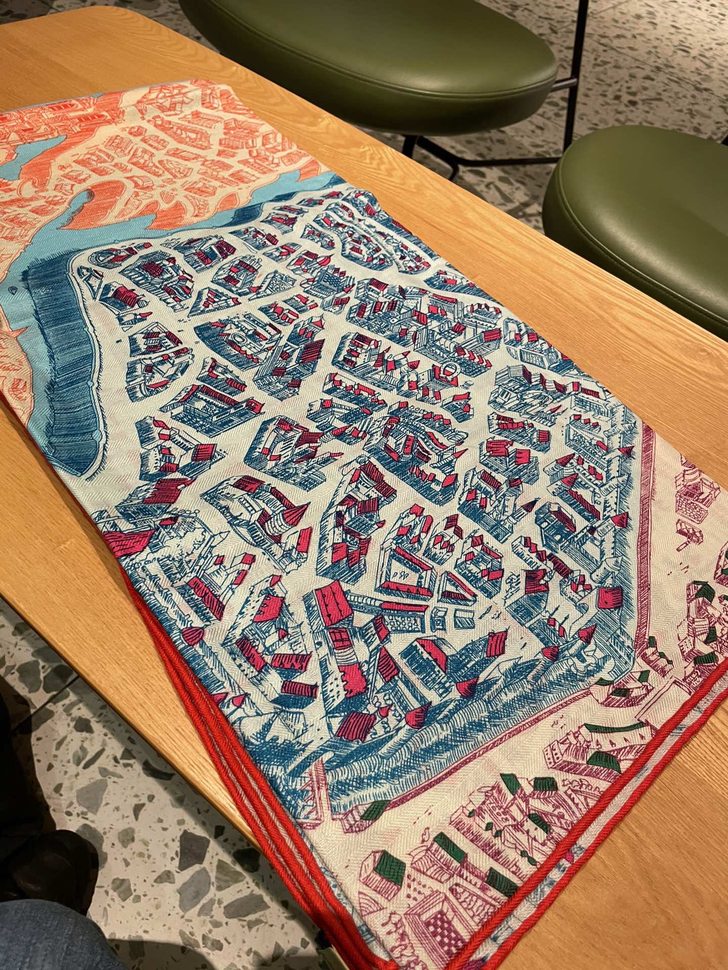 Шарф Гермеса - Город Лошадей - Красный