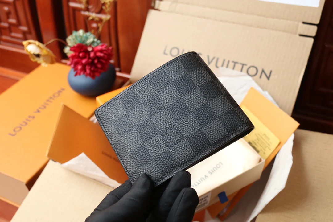 LV-m60895-небольшой короткий кошелек-черный в клетку