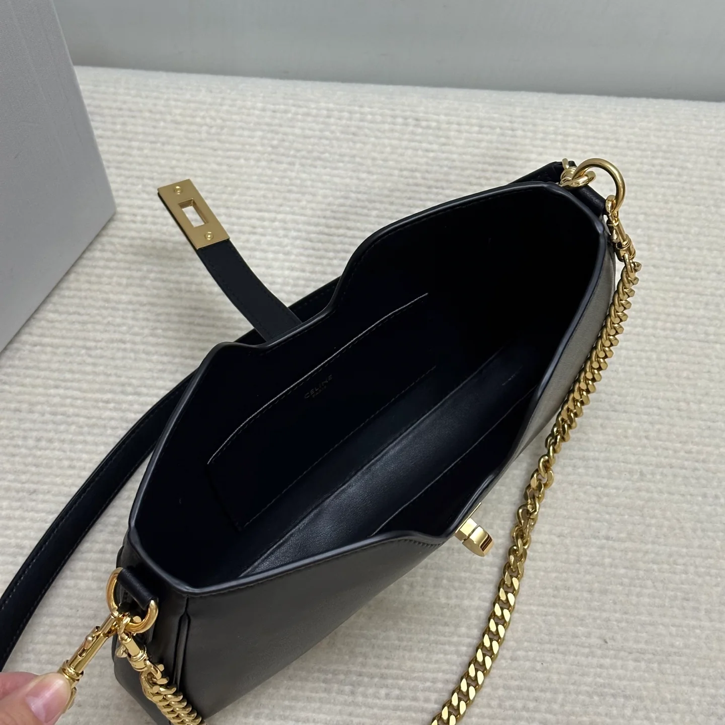 Кожаная сумка через плечо Celine Camille - черная