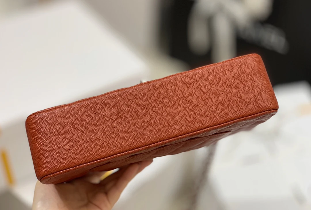 Chanel - Сумка из телячьей кожи с мелким шариковым узором - CF - Коричневая с серебристой фурнитурой - 25 см