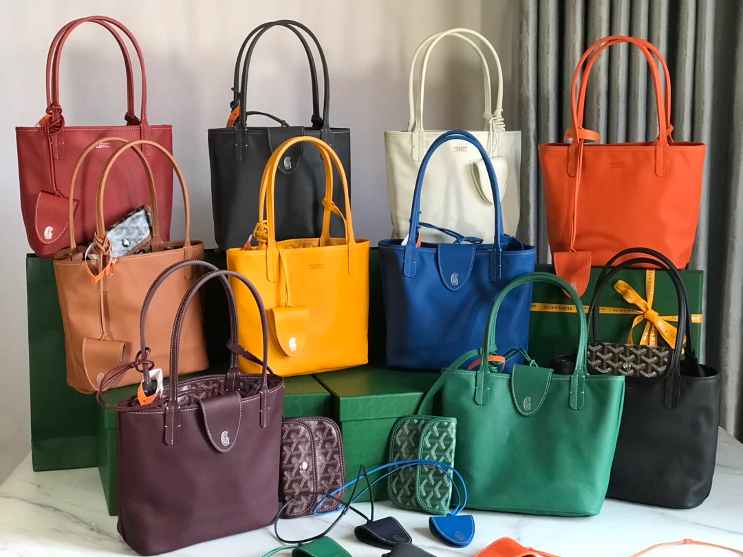 Двусторонняя сумка Goyard из телячьей кожи с узором — изображение из коллекции