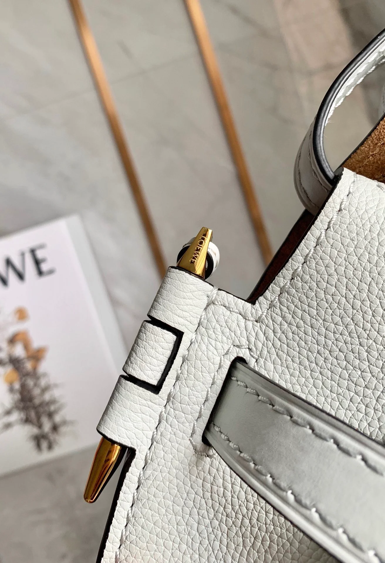 Loewe-gate-small-20x19x11-5-cm-12