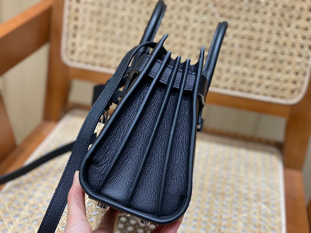 Сумка-гармошка YSL Sac-de-jour с рисунком под козу - черная - 22 см