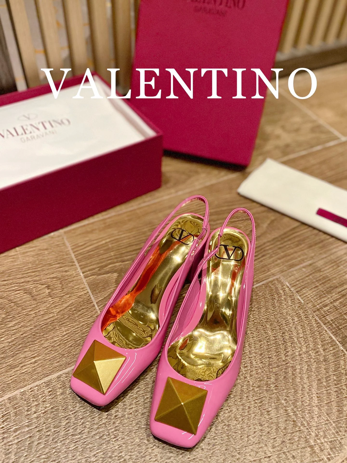 Valentino - Розовые туфли на массивном каблуке с квадратным носком