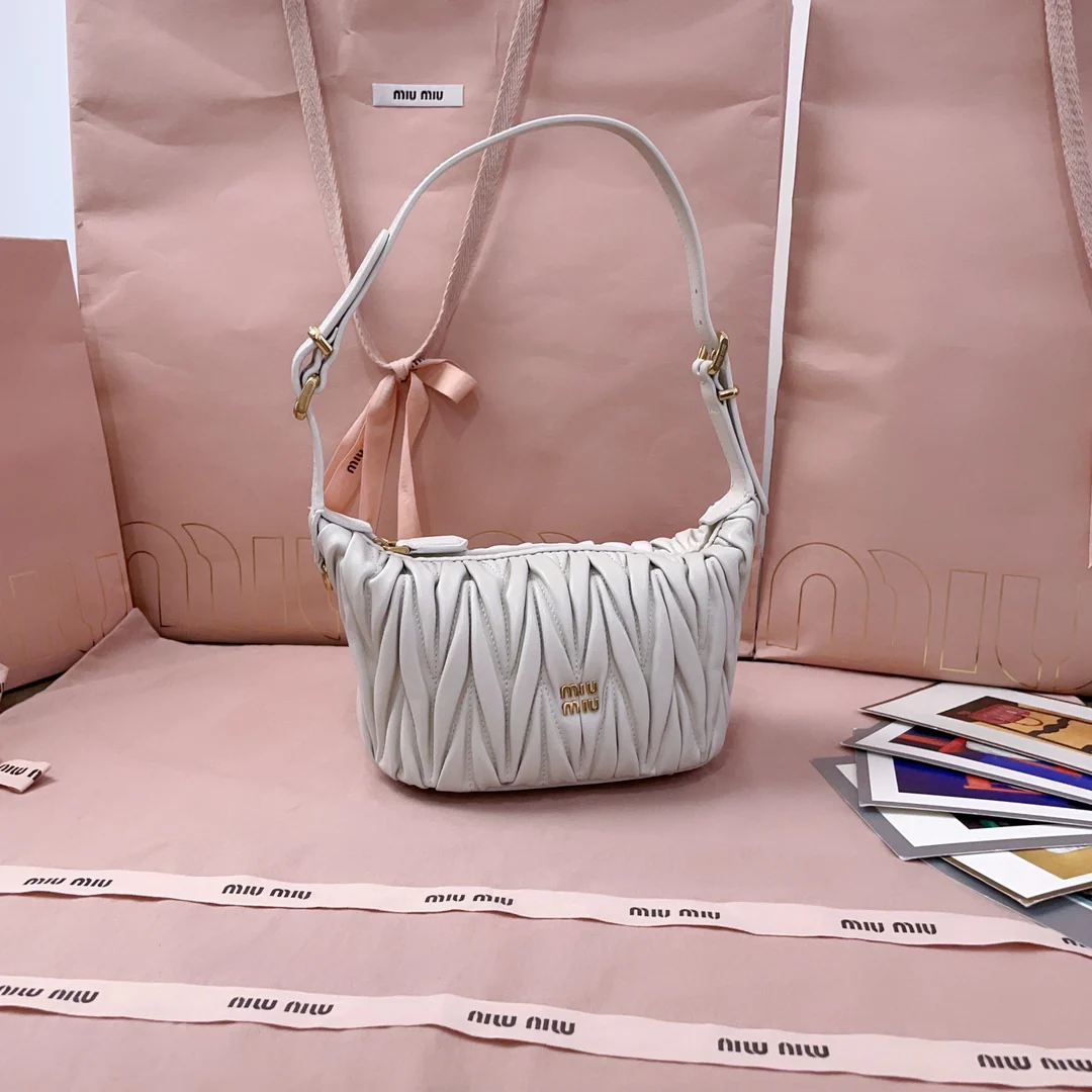 Сумка для ланча Miu Miu-5ne026-matelasse с вышивкой, мини, белая.