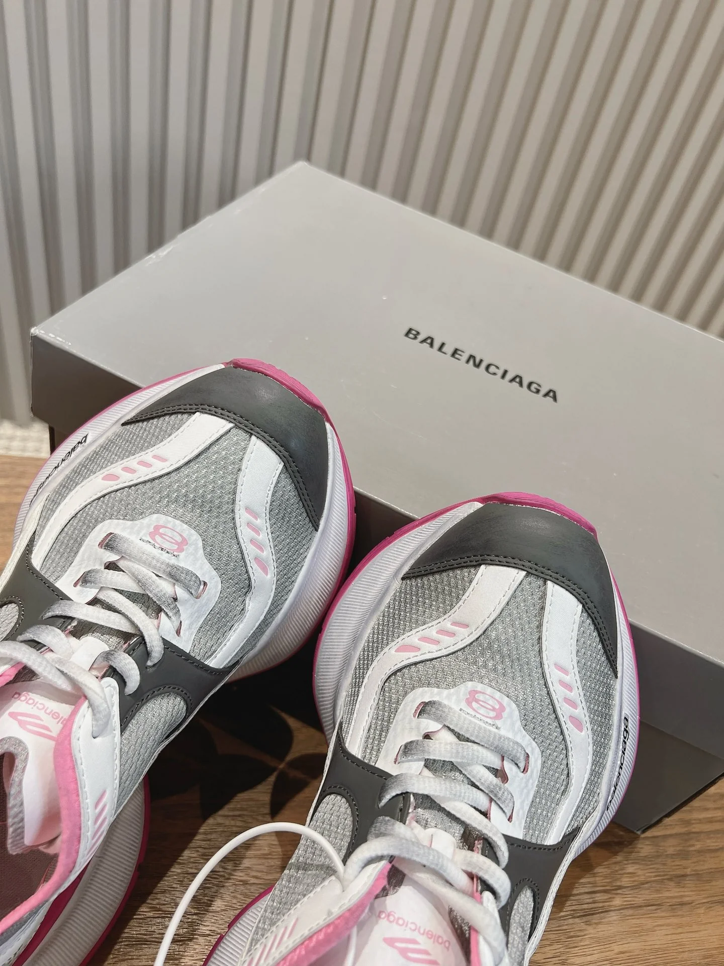 Кроссовки Balenciaga 2024 для бега - розовые