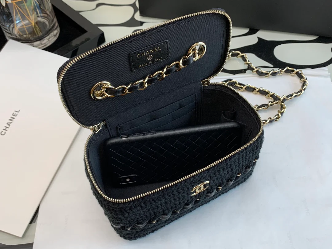 Новинка весны 2022 года от Chanel - Плетеный квадратный узор - Черный